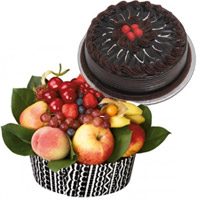Best Anniversary Gifts Online in Kolhapur, 1 Kg Fresh Fruits Basket with 500 Chocolate Cakes to Mumbai