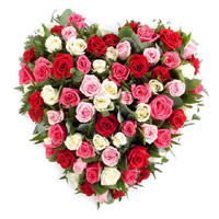 Cheap New Flowers in Mumbai take in Mixed Roses Heart 40 Flowers to Mumbai