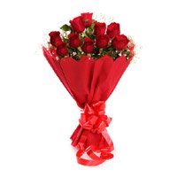 Best Red Rose Bouquet in Crepe 10 Flowers to Mumbai. Send Online New Year Flowers to Thane.