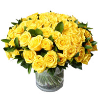 Flowers to Mumbai : 50 Yellow Roses in Vase