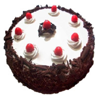 New Year Cakes to Vashi consist of 2 Kg Black Forest Cake From 5 Star Bakery in Mumbai