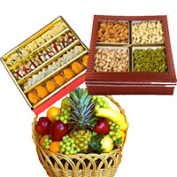 Place Order to Send Christmas Gifts in Mumbai consisting Basket of 3 Kg Fresh Fruits with 0.5 kg Mixed Dryfruits and 1 kg Assorted Sweets in Mumbai